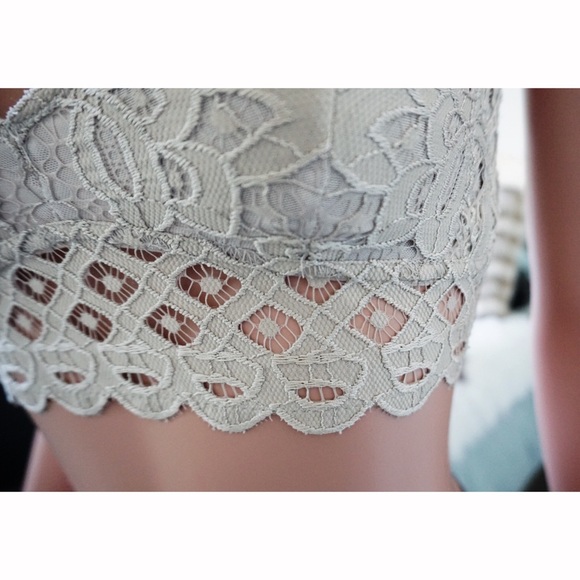 Double Strap Scalloped Lace Bralette Champagne - Picture 4 of 9